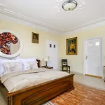 Rege - Wellness House