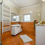 Rege - Wellness House Pensión