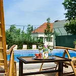 Rege - Wellness House Pensión Eger