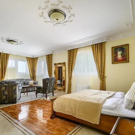 Rege - Wellness House Pensión 4*